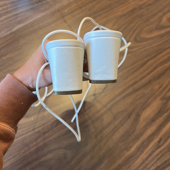 Urban outfitters block white ankle wrap block heel sandals - Picture 4 of 4